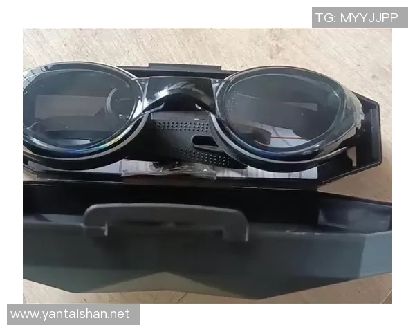 游泳配件全攻略：从泳镜到浮板，提升游泳体验的必备工具详解